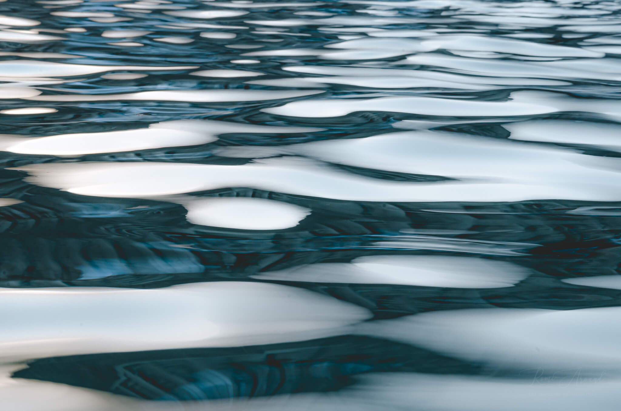 Abstract tones of blue and white